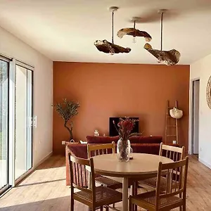  Hébergement de vacances Maisonnette Avec Vue Montagne Et Jardin France