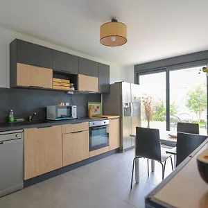  Hébergement de vacances Cosy Neuf Avec Jardin